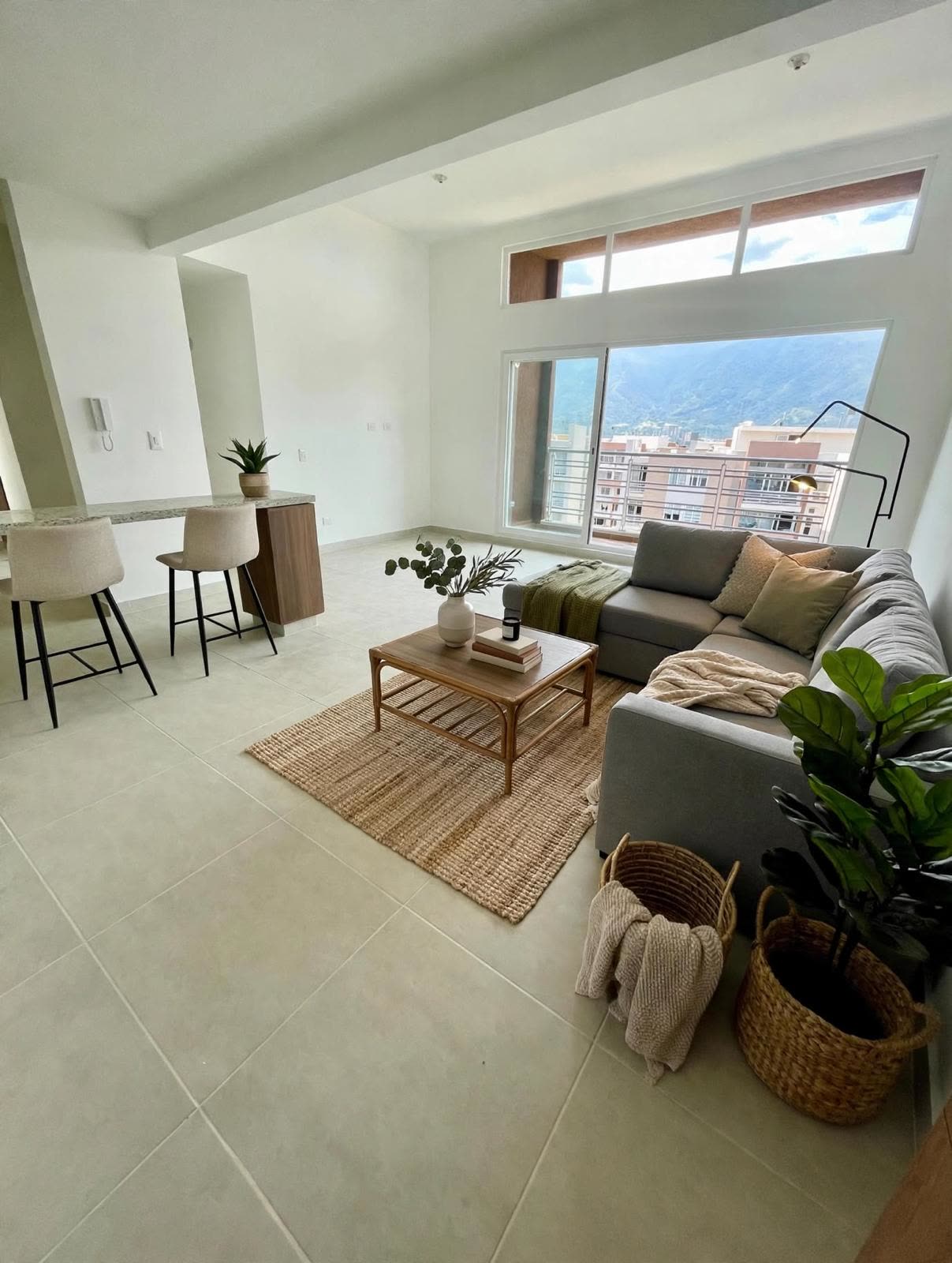 Sala del apartamento en venta en el conjunto Bosque de San Ángel, Varsovia, Ibagué
